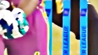 Chiris Gayle funny moment with umpire in IPL #IPL #FUNNYMOMET
