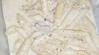 White sauce pasta