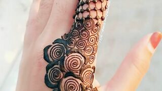 Mehndi design pakistan 2023