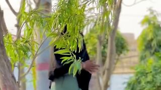 Goga larki ka pyer ma