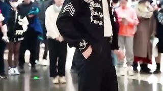 It's #dangerous #moonwalk