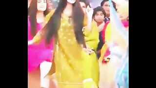 Part 2 __ Pakistani viral girl Ayesha __ battiyan bujhae rakhdi __ बत्तियां बुझाए रख दी #shorts[360p]