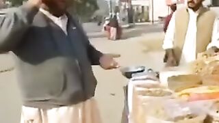 فل مزاحیہ ۔۔ایک بار دیکھو گے تو پھر بار بار دیکھو گے