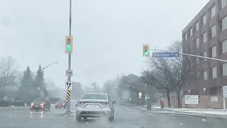 It's snowing