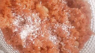Gajar ka halwa|Garnishing of dessert