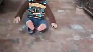baby crowling