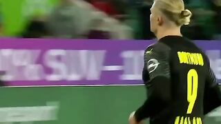 Хорошо хоть бутылку в голову не кинули.