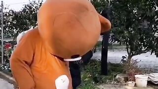 A funny video.