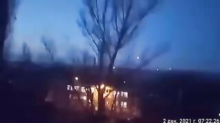 Этой ночью вооруженные силы Украины начали обстреливать Донецк