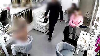 В Уфе бухой мужик залетел на работу к бывшей девушке в салон красоты