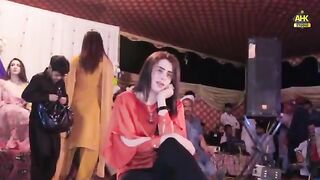Tera_Dedar_Chahnda_Aa_|_Madam_Fish_Raani_|_Weeding_Dance_Performance_|_AHK_Studio(360p).