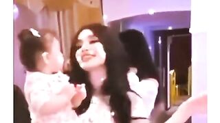 She express feeling to become aunt