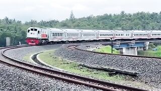 Train ???? video