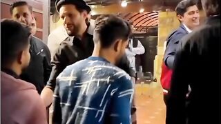 shahid afradi with all friends