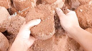 ASMR: Red dirt cakes crumbling |paste pouring