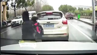 دوسروں کی مدد کے لیے ضروری نہیں کہ آپ امیر یا طاقتور ہوں
