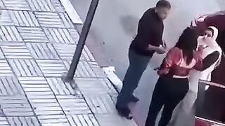 2 wife fight