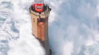 Amazing burf tootne wali video