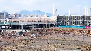 Work at f front of Masjid Nabwi