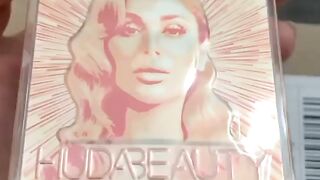 Huda beauty meakup