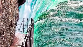Niagara water fall