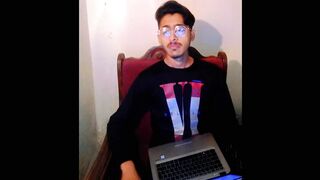 MA KON HOON?? | PaisayWalaPAKISTAN