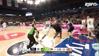 A ferocious dunk on Matthew Dellavedova led to a scuffle in Australia's NBL.