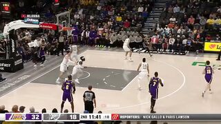 LeBron called Tre Mann small and then Tre proceeds to detonate on Ellington
