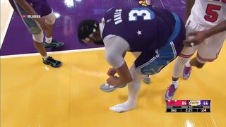 Anthony Davis telling the ref his shoe not on yet and then gets ejected