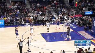 Gary Harris gets a T and the refs blowing the whistle but giving Steph the 3 anyway