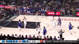 Ivica Zubac had a beautiful short roll pass to the open shooter in the corner.