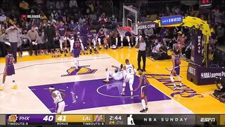 Anthony Davis dunk an alley oop and then falls on his butt