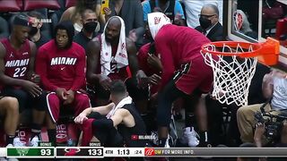 Bamonte trying to get Udonis to come into game during blowout and Haslem refuses