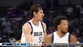 Boban Marjanovic shocks Mavericks bench after hits two 3s in a row 