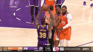 Chris Paul tried to bait the ref by flopping by Dwight Howard 