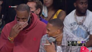 Dwight gets a rousing ovation from the crowd and a few hugs from the Lakers bench