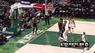 Giannis eurosteps around Kevin Durant and finishes with the left 