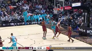 Jarrett Allen explodes over Mason Plumlee 