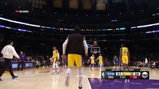 Lakers with a Globetrotter-esque passing sequence on the fast break 