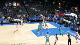 LaMelo Ball with the quick outlet pass and Gordon Hayward with the jam
