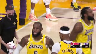LeBron literally places himself for a foul and Jalen Green falls for it every time