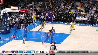 Malik Monk shocks Lakers bench with a ferocious dunk