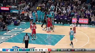 Miles Bridges so damn acrobatic 