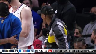 Moses Wright absolutely destroys Bol Bol with the spin and the slam