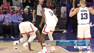 RJ Barrett accidentally shoved Julius Randle to the ground 
