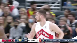 Svi Mykhailiuk with behind the back crossover and dunk 