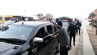 Farrukh Habib Fight with Police Fawad Chaudhary Arrest Motorway