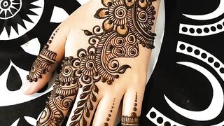 Mehndi design pakistan 2023