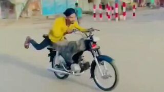 Bike race wheeling