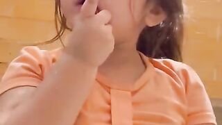 Beautiful and cute child????